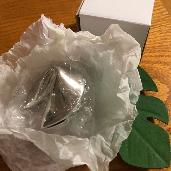 Silver fortune cookie jewelry or keepsake box New - Picture 6 of 6